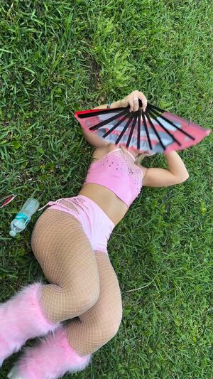 Thick Fit Ass Cute Teen kcutiebooty