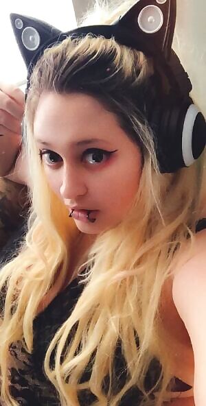 Kitty EGirl In Lingerie - Snap : SpikeIsAZombie