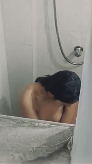 Hair Washing Amateur Bath Bathroom Shower