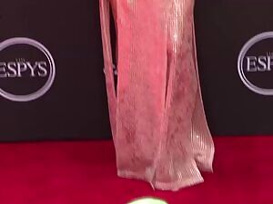 Alison Brie - How can someone be this much beautiful?