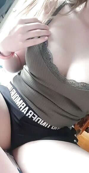 T-4 days until nude selfies will return when I am finally on my holidays 🍹☀️