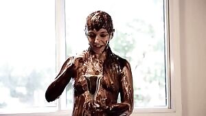 Ice cream sundae tutorial goes slightly out of hand