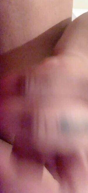 Let me spread it open for you 🌸💋