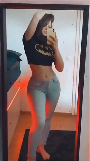 She put out the Bat Signal💋