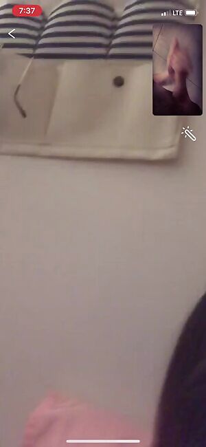 Caught this cute Asian girl wanting to have some fun on Holla