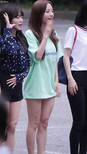 WJSN - Bona's thighs