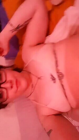 playing with some clothes pins and being a little bit of a dork heheh