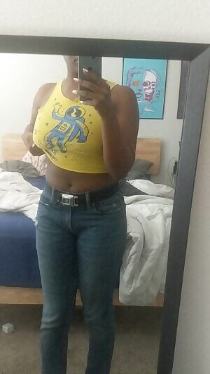 This shirt is a bit small for met 😋 have a good Monday! 😘