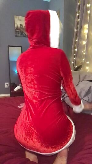 🎄Dear Mr. Claus, I’ve been naughty this year, I hope you don’t mind, I want naughty presents 🎁 🎄