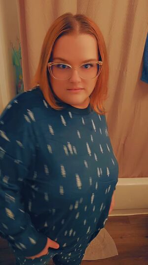Curvy Homemade MILF Solo Tease