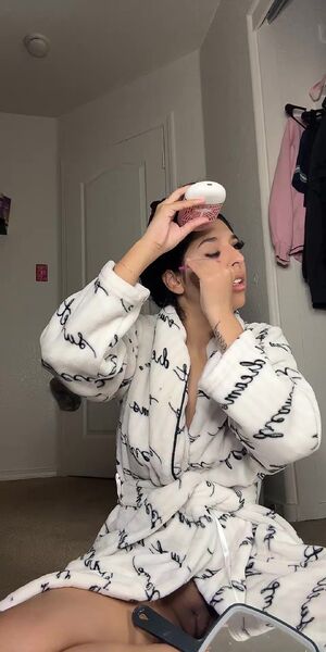 Pussy Slip Latina Robe TikTok