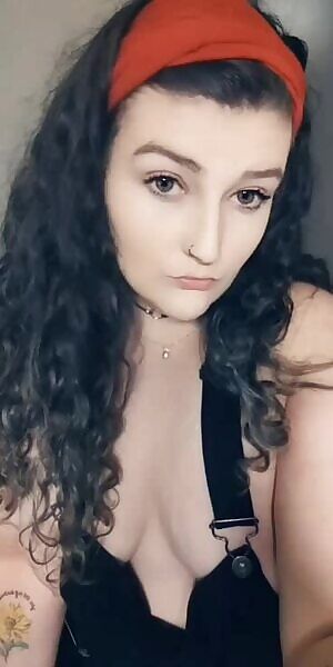 Did some ahegao in my overalls (;