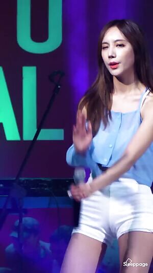 Stellar - Soyoung's Pretty Lips and Hips