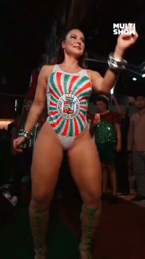 Thick Thighs Actress Ass Shaking Brazilian