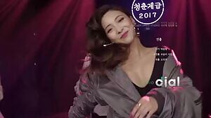 f Luna's Boobs Jiggle While Dancing