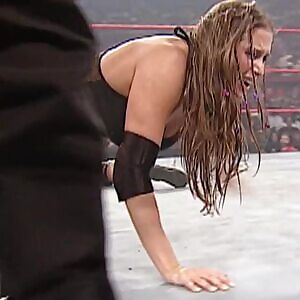 Steph on all fours