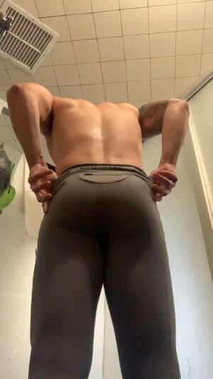 Men In Leggings Amateur Ass Bubble Butt