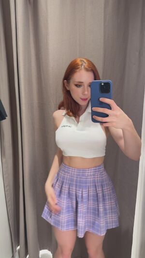 STUNNING boobs reveal in the fitting room