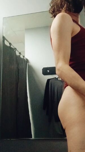 TS Tiktok Amateur Big Dick Changing Room