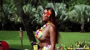 Moriah Mills Gives The Flower Delivery Man A Great Tip