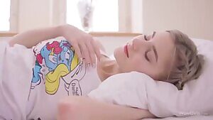 Eva Elfie - Nerd Gets Fuck Of A Lifetime